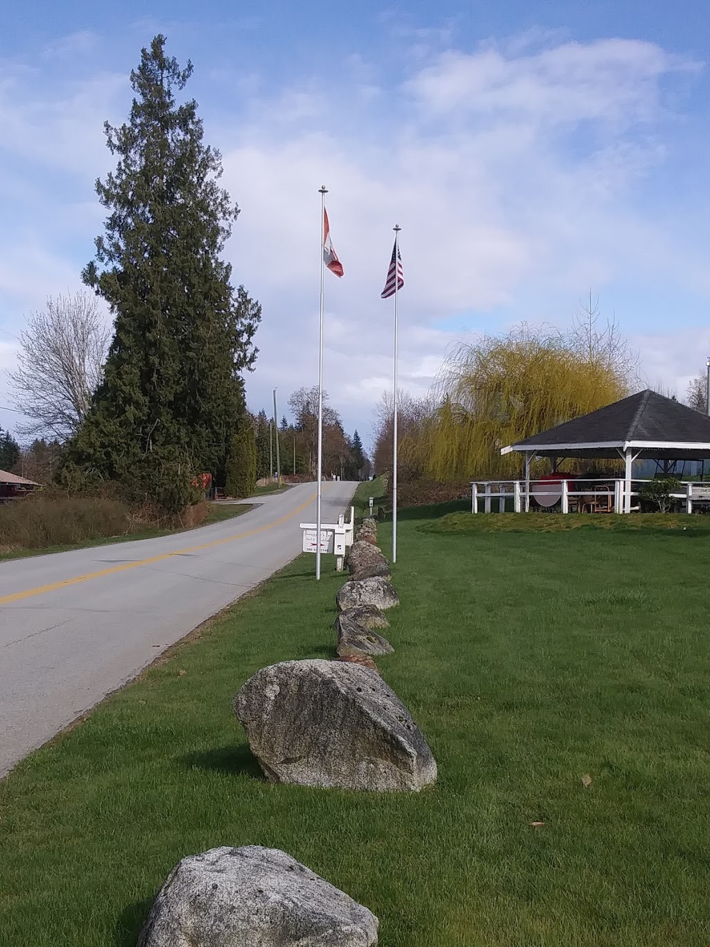Smugglers Inn Bed & Breakfast | 2480 Canada View Dr, Blaine, WA 98230, USA | Phone: (360) 332-1749