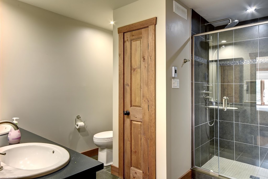 Oasis Mont Tremblant | 495 Allée du Méandre, Mont-Tremblant, QC J8E 0C5, Canada | Phone: (613) 799-1432