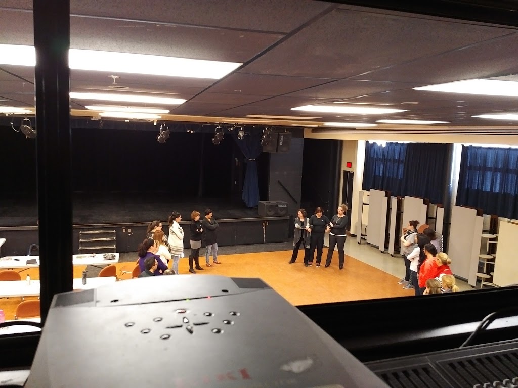 Ecole Du Coteau | 2121 Rue de lAlizé, Mascouche, QC J7L 4C9, Canada | Phone: (450) 492-3510