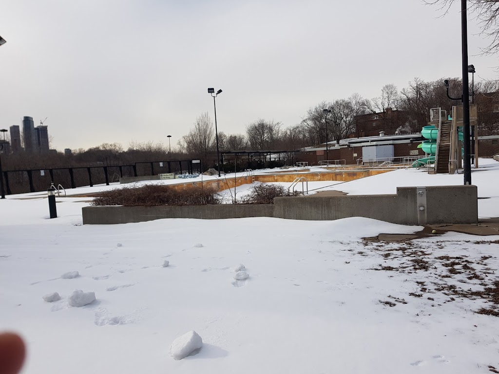 Riverdale Park East Outdoor Pool | 550 Broadview Ave, Toronto, ON M4K 2N6, Canada | Phone: (416) 392-7801