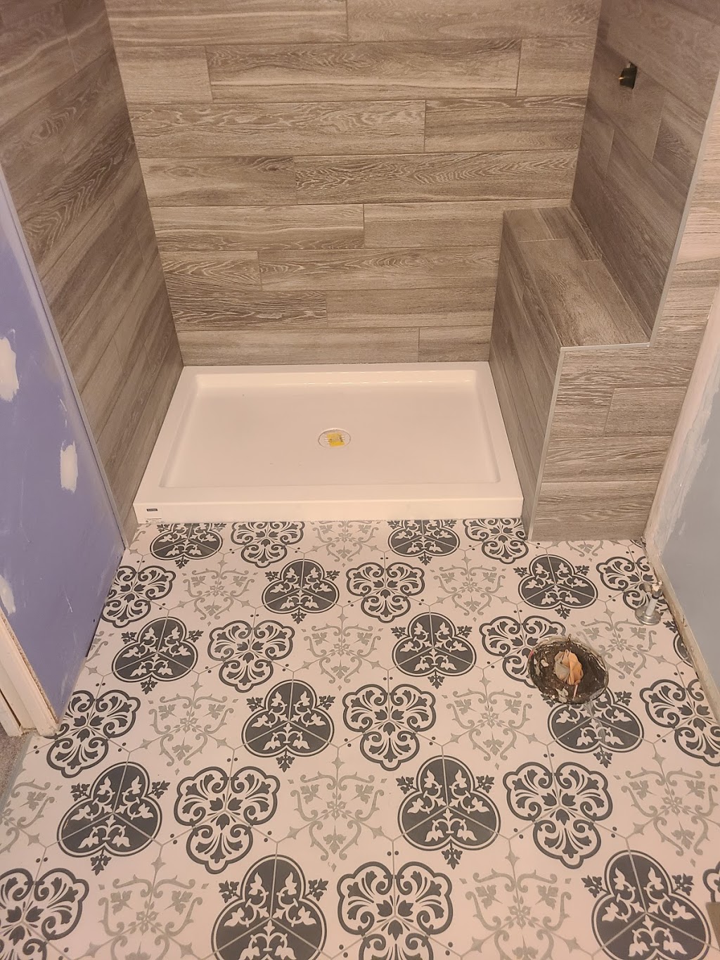 Tile & Stone LV Lion company | Harris Rd, Pitt Meadows, BC V3Y 2L7, Canada | Phone: (778) 903-7453