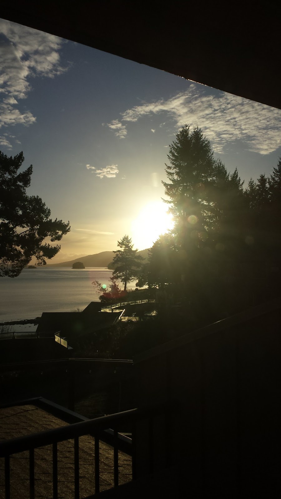 Bennett Bay Bistro | 494 Arbutus Dr, Mayne Island, BC V0N 2J1, Canada | Phone: (250) 539-3122