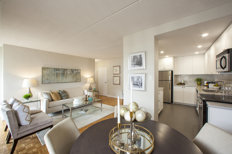Valleyview Apartments | 26 Lorne Ave, Newmarket, ON L3Y 5G4, Canada | Phone: (905) 898-7863