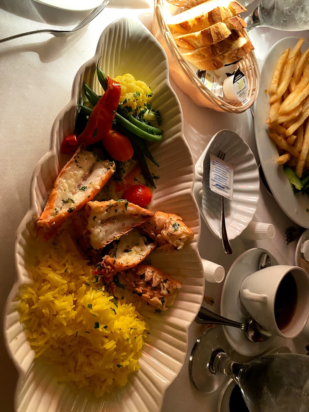 Restaurant Le Clos des Délices | 515 Rue Principale, Saint-Donat-de-Montcalm, QC J0T 2C0, Canada | Phone: (819) 774-4571
