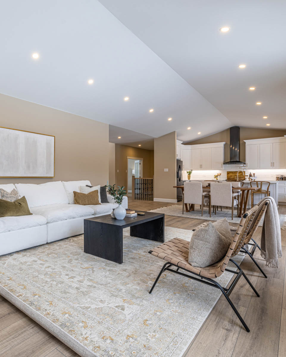Dala Décor (Richmond) | 42 Nixon Farm Dr, Richmond, ON K0A 2Z0, Canada | Phone: (613) 838-3030