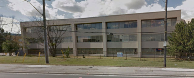 Norfinch Eyecare, Dr. Manu Bansal | 2100 Finch Ave W Unit 102, North York, ON M3N 2Z9, Canada | Phone: (416) 661-1300