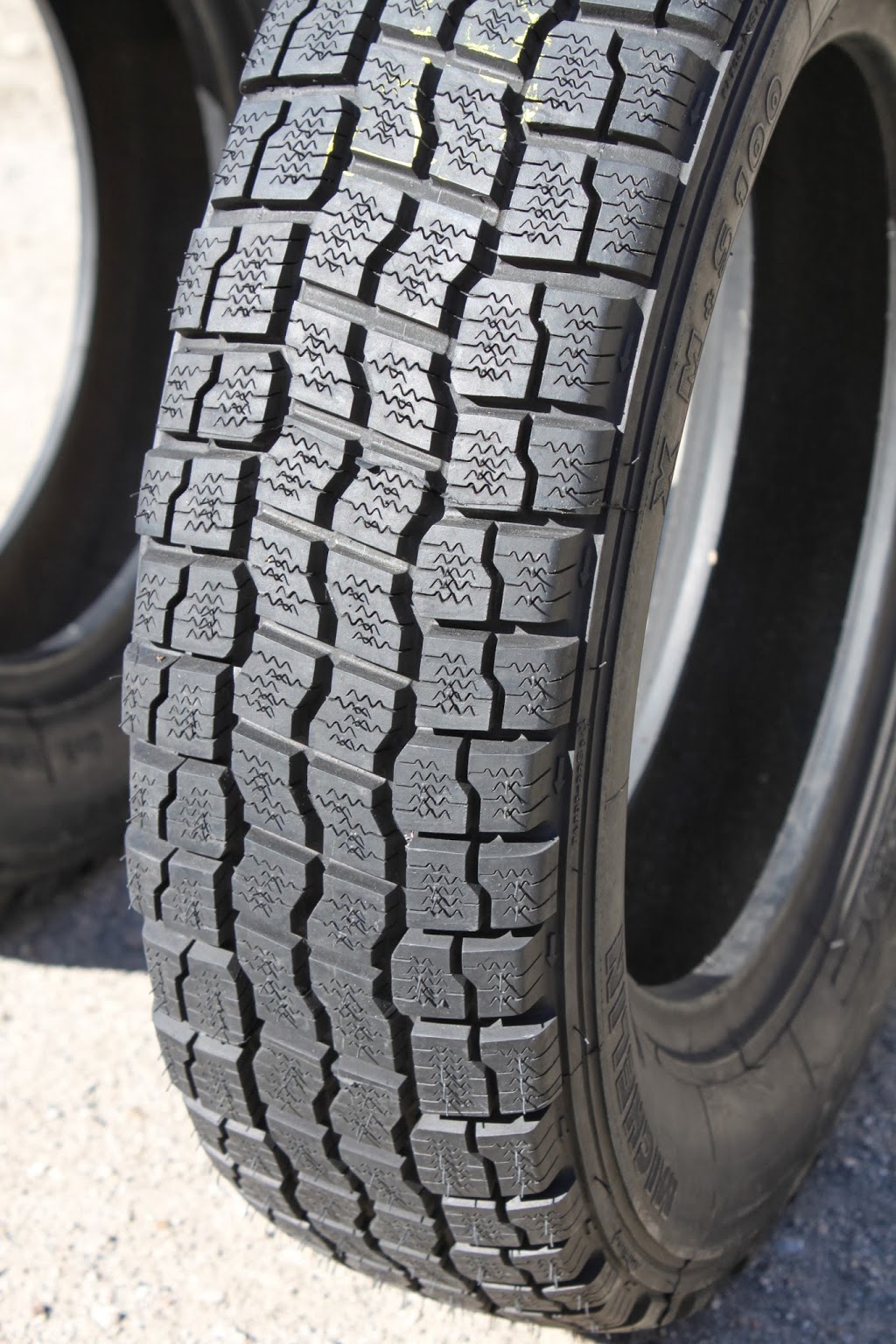 Legend Tire Canada Inc | 1339 Khalsa Dr unit 101 & 102, Mississauga, ON L5S 1W6, Canada | Phone: (905) 612-6663