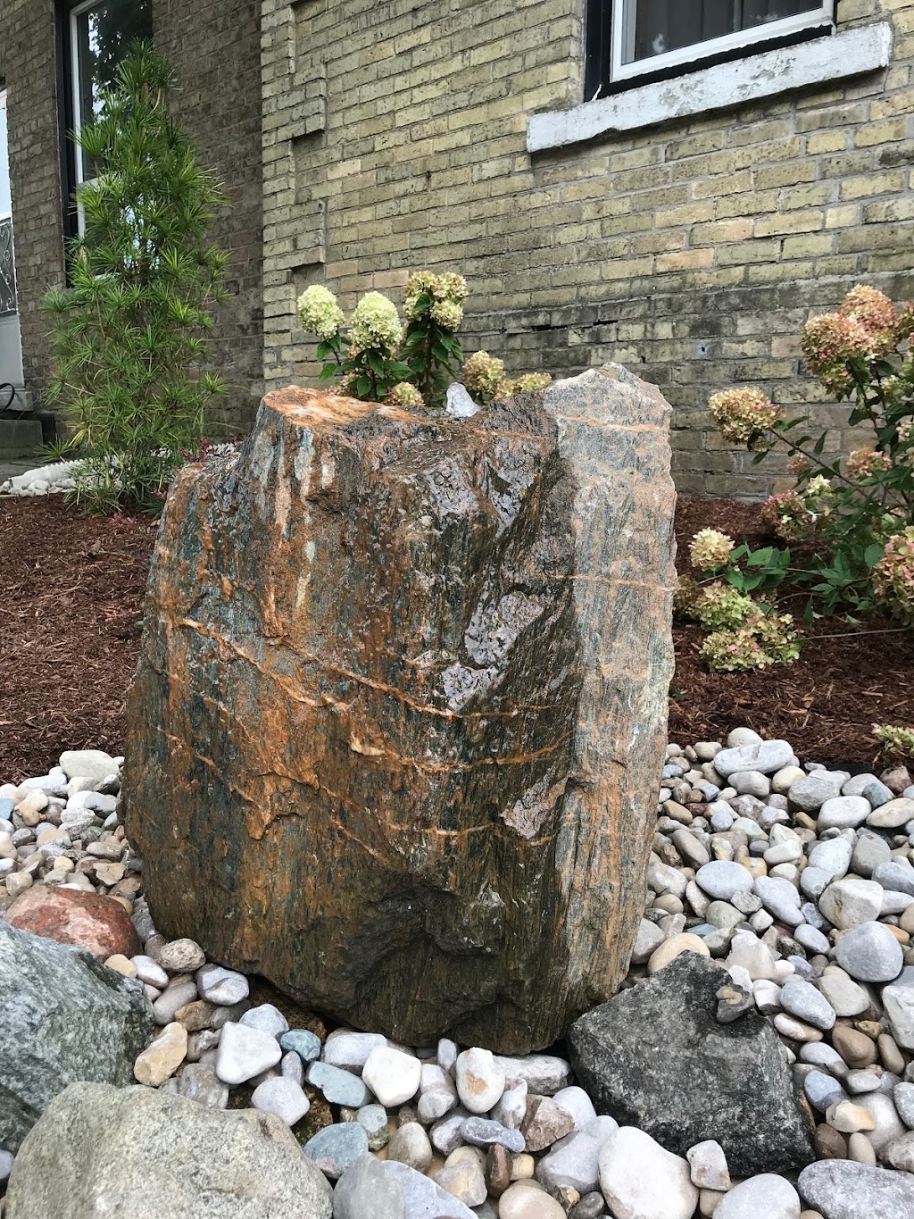 Helenas Gardening | 68 Nelson St, Mitchell, ON N0K 1N0, Canada | Phone: (519) 276-1749