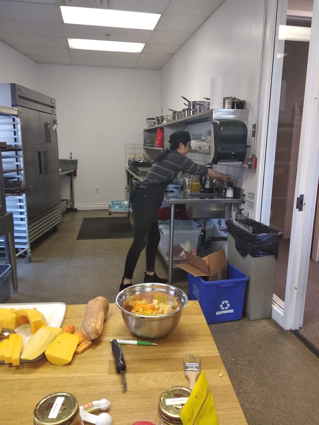 York Region Food Network | 350 Industrial Pkwy S, Aurora, ON L4G 3V7, Canada | Phone: (905) 841-3101