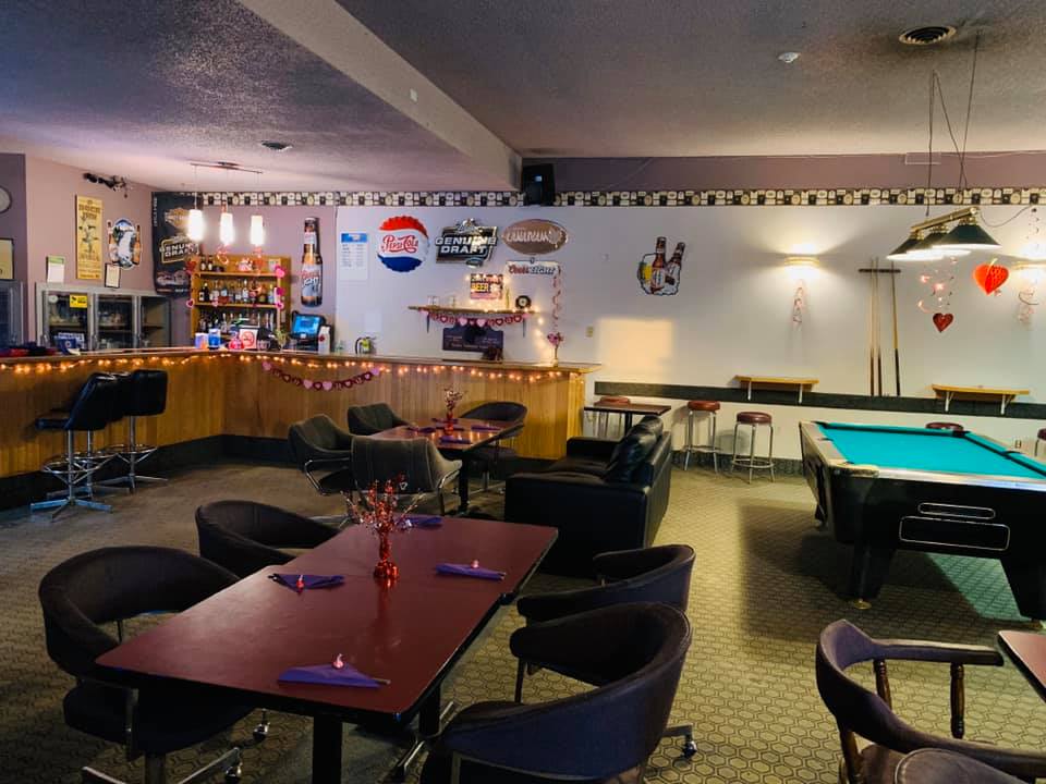 Somerset Hotel | 271 Carlton Ave, Somerset, MB R0G 2L0, Canada | Phone: (204) 744-2112