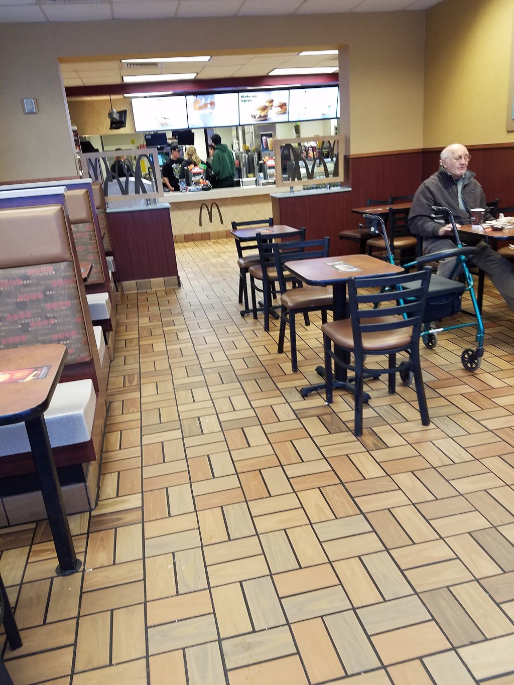 McDonalds | 17 Ernst Pl, East Aurora, NY 14052, USA | Phone: (716) 652-9759