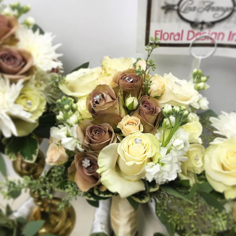 Lina Arango Floral Design | 1585 Britannia Rd E, Mississauga, ON L4W 2M4, Canada | Phone: (905) 566-8228