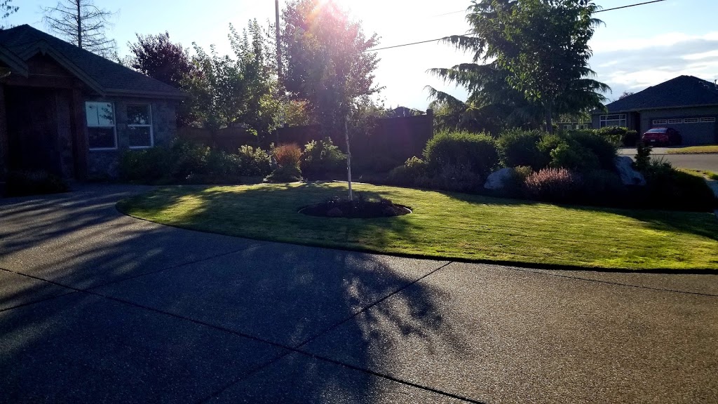 Monarch Landscaping & Lawn Service | 2040 Swayne Rd, Errington, BC V0R 1V0, Canada | Phone: (250) 951-6553