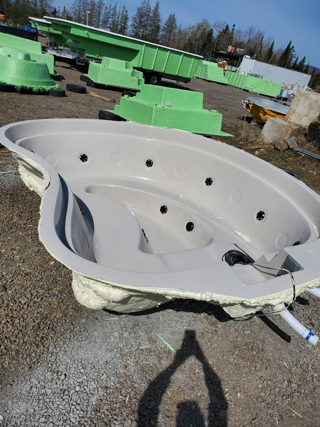 Piscines Urbania | 885 Rue Mountain, Granby, QC J2H 0L5, Canada | Phone: (514) 640-1777