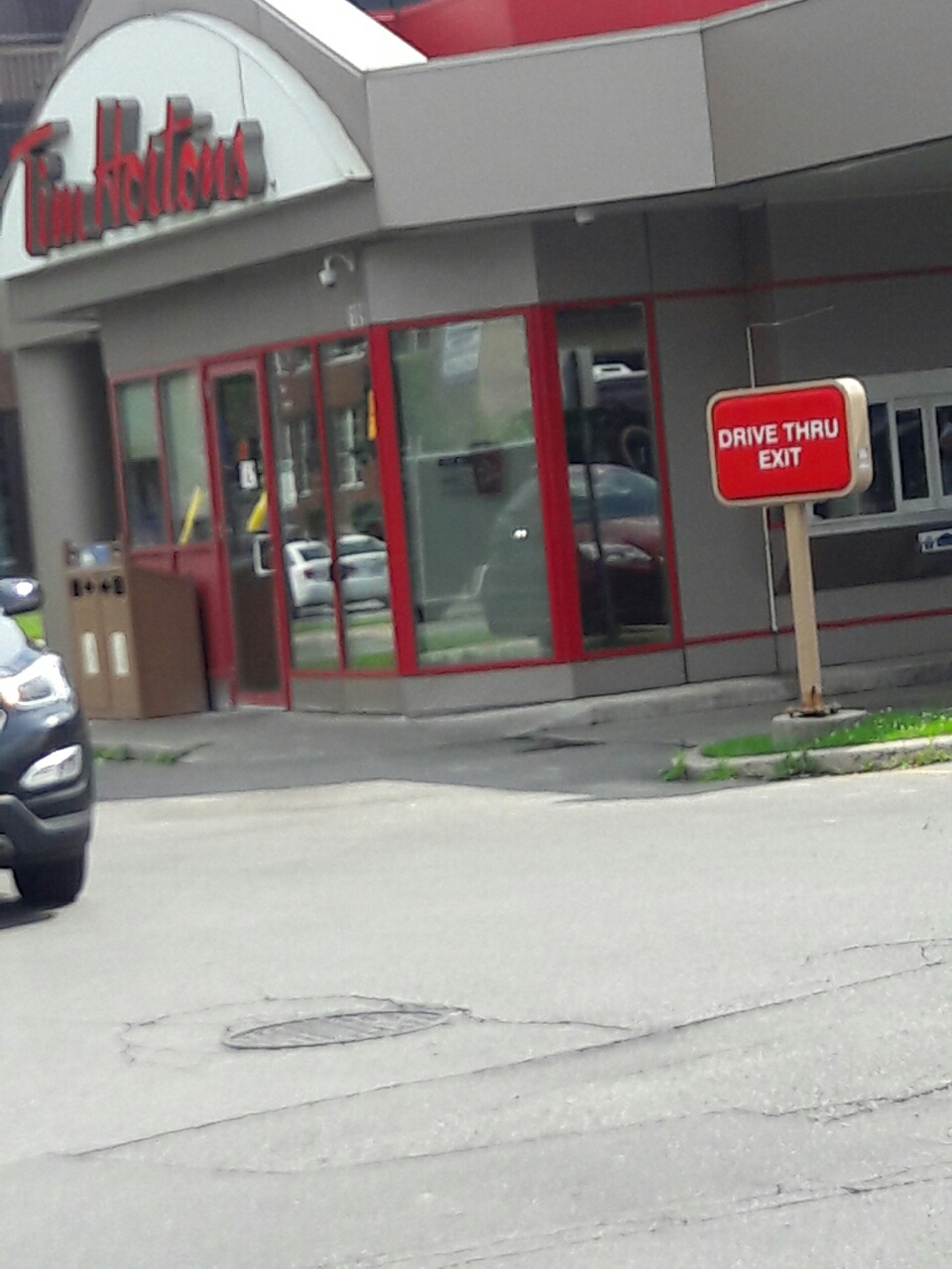 Tim Hortons | 111 Wharncliffe Rd S, London, ON N6J 2K2, Canada | Phone: (519) 858-8145