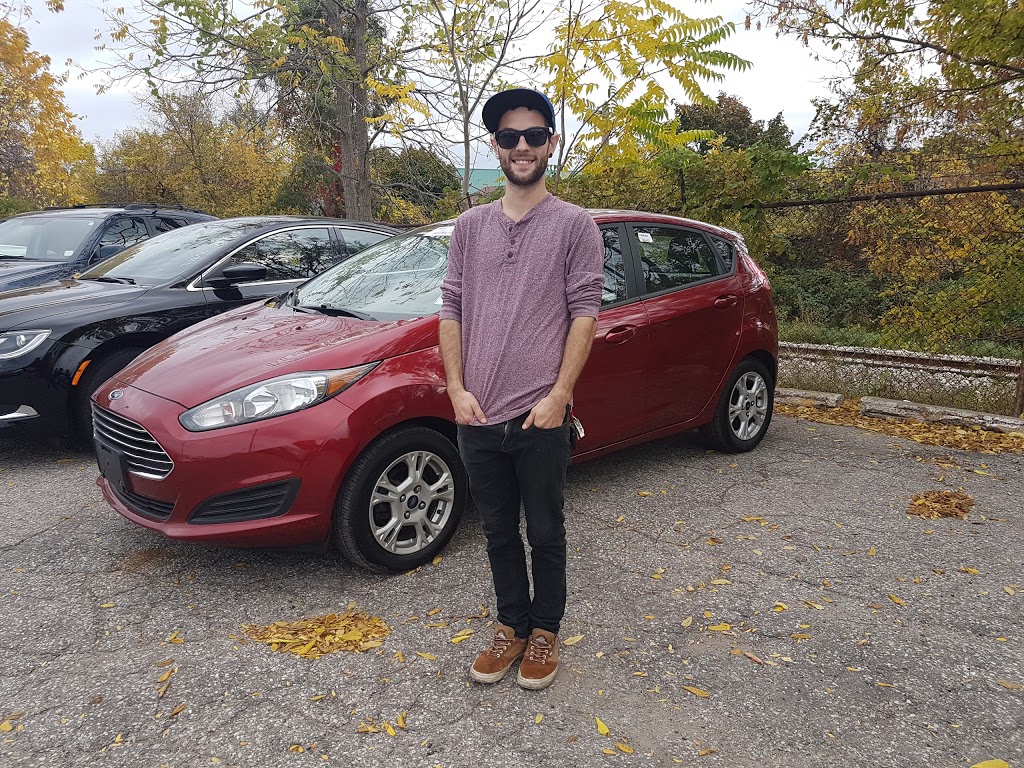 Ezee Credit Auto Leasing & Sales | 1345 Florence St, London, ON N5W 5W2, Canada | Phone: (519) 455-2408