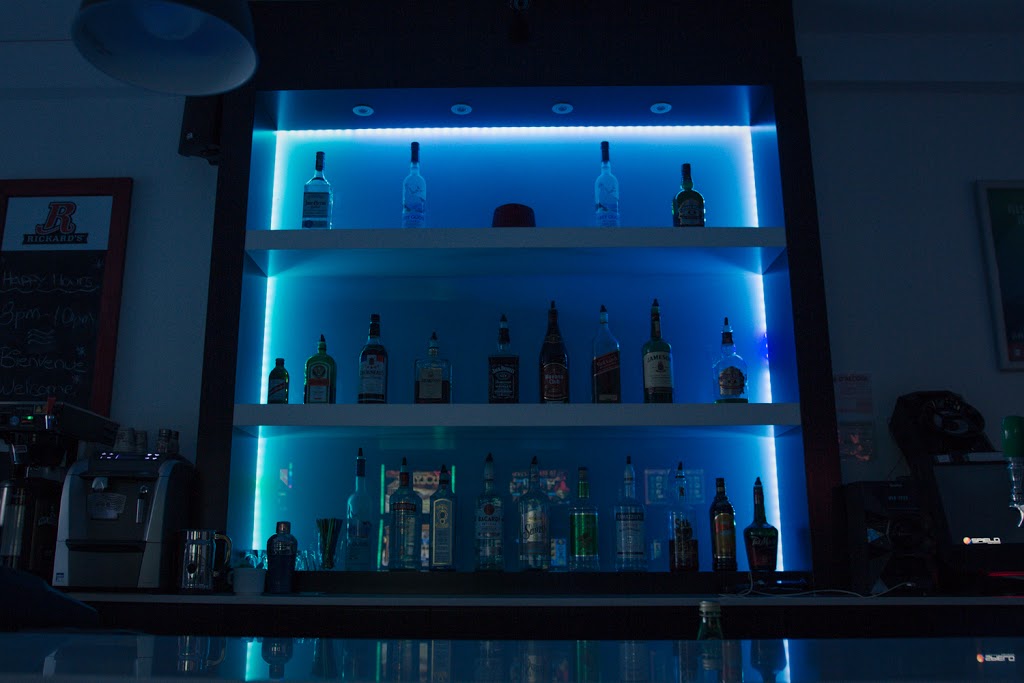 Café Bar Eva | 335 Rue Fleury O, Montréal, QC H3L 1V5, Canada | Phone: (514) 903-5636