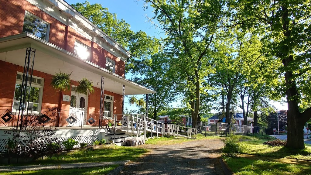 La libellule | Brompton, Sherbrooke, QC J1C 1A1, Canada | Phone: (819) 636-0400