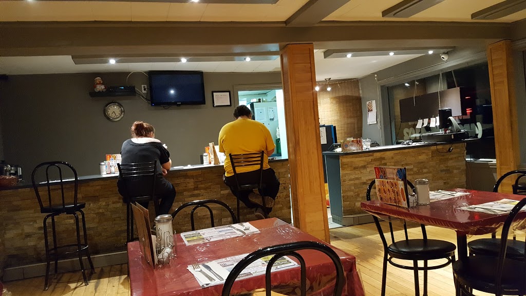 Restaurant St Roch - Resto St Roch | 29 Rue Armand-Majeau N, Saint-Roch-de-lAchigan, QC J0K 3H0, Canada | Phone: (450) 705-4102