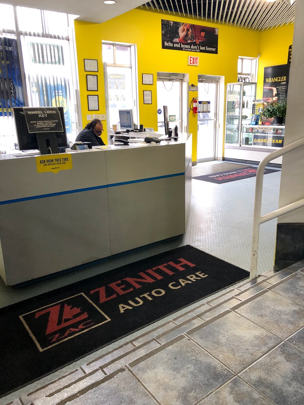 Zenith Tire & Auto | 777 Dundas St W, Mississauga, ON L5C 4P6, Canada | Phone: (905) 232-0467