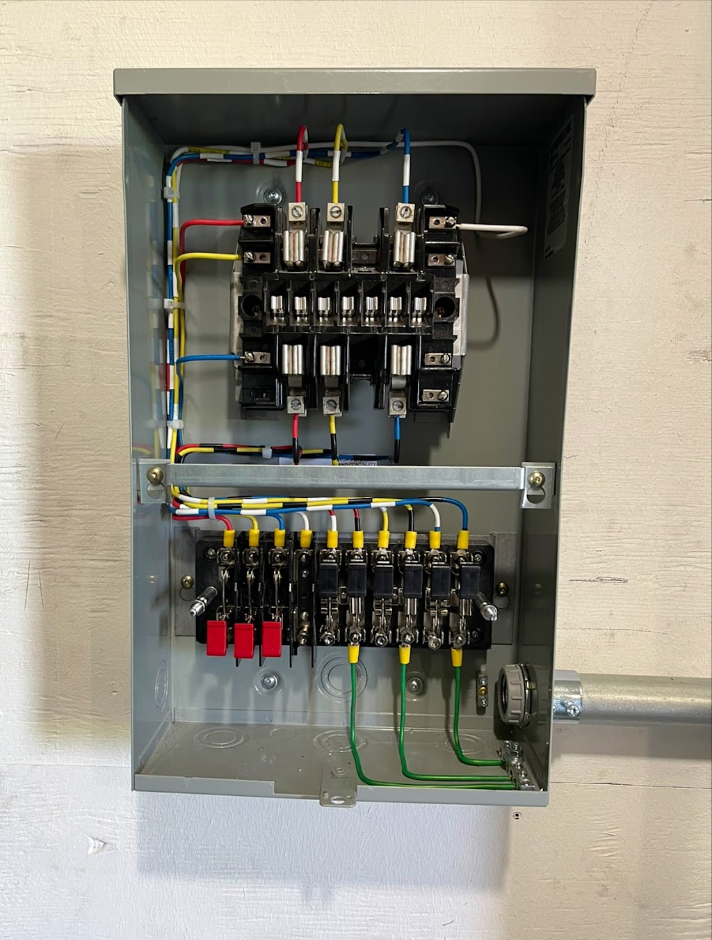 Voltas Electric | 31 Saddlelake Manor NE, Calgary, AB T3J 0W2, Canada | Phone: (437) 987-4003