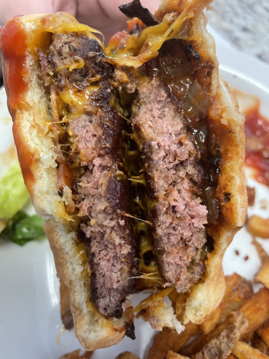 R&D Diner | 12 Front St, Pictou, NS B0K 1H0, Canada | Phone: (902) 485-4669