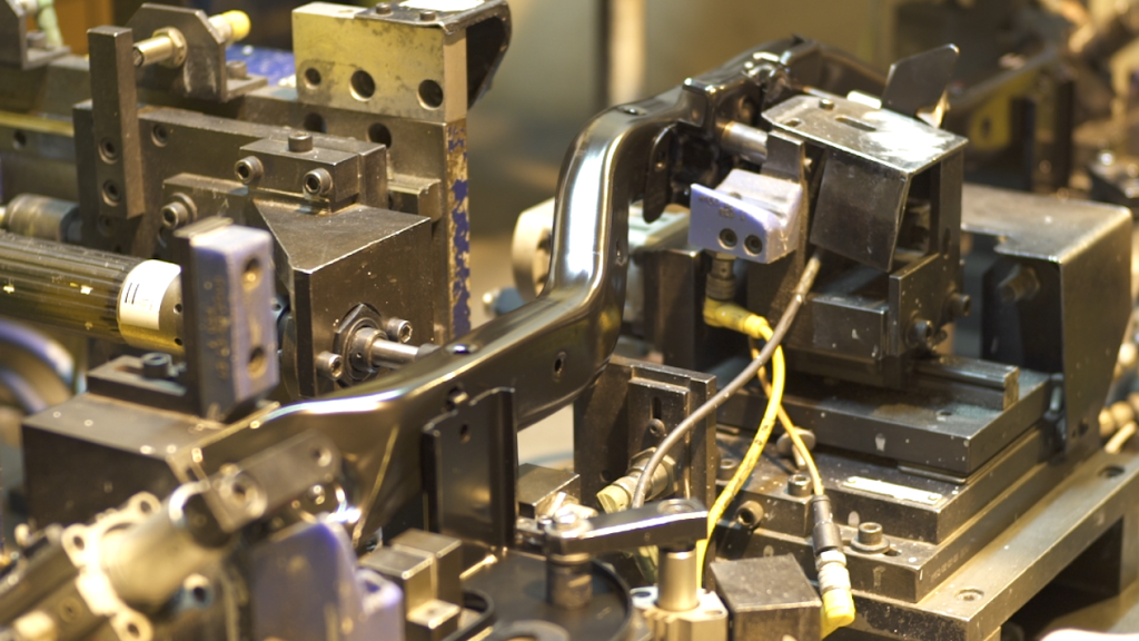 Vari-Form Manufacturing Inc. | 233 Lothian Ave, Strathroy, ON N7G 4J1, Canada | Phone: (519) 245-5200