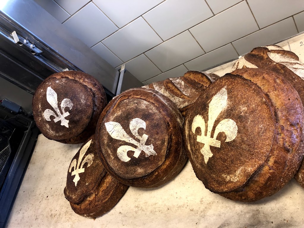 Boulangerie Le Pain Dans Les Voiles | 250 Rue St Georges, Mont-Saint-Hilaire, QC J3H 2Y1, Canada | Phone: (450) 281-0779
