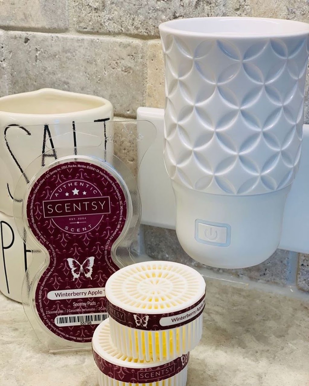 Alex Scentsy | 361 Rue Notre Dame, Portneuf, QC G0A 2Y0, Canada | Phone: (418) 552-6210