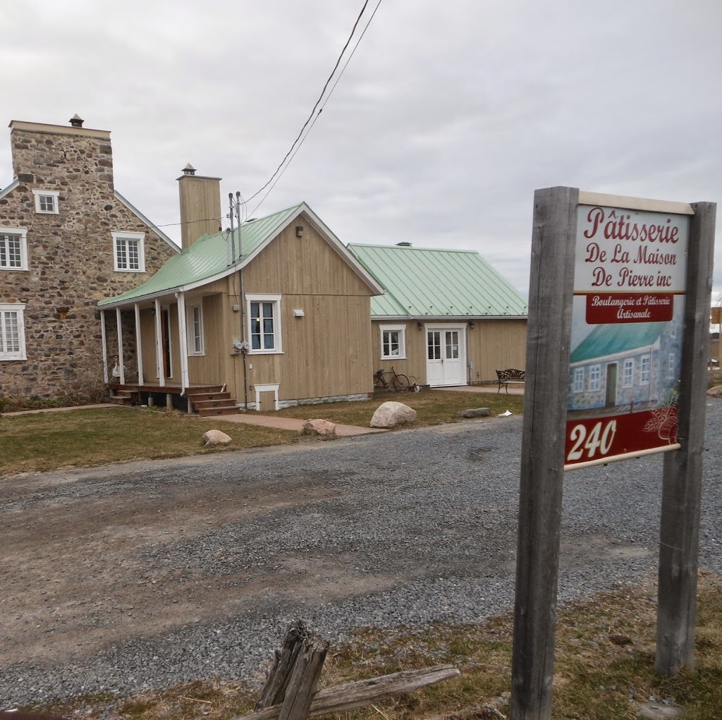 Pâtisserie De La Maison De Pierre | 240 Chemin de la Beauce, Calixa-Lavallée, QC J0L 1A0, Canada | Phone: (450) 583-5742