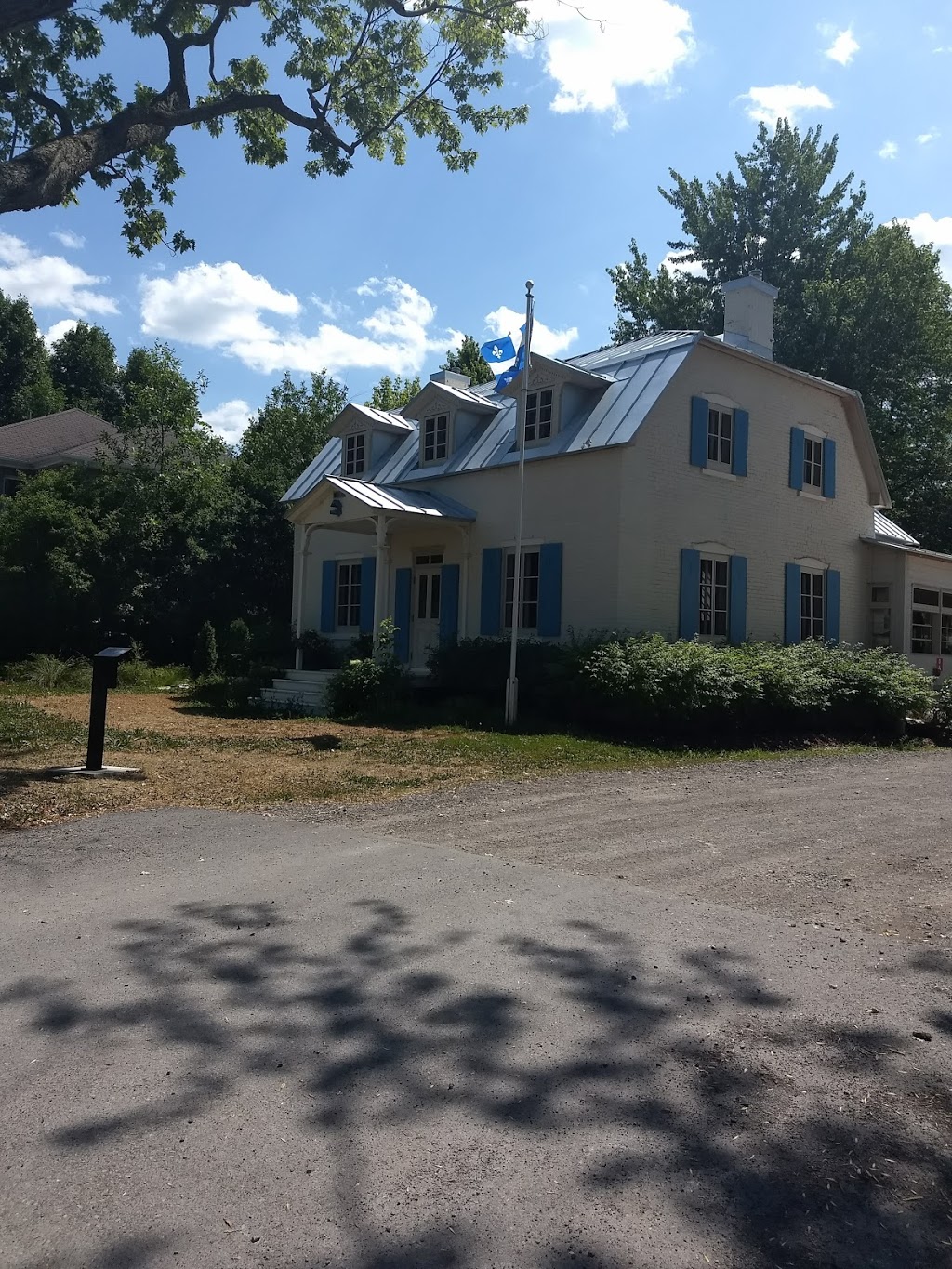 Maison Félix-Leclerc de Vaudreuil | 186 Chemin de lAnse, Vaudreuil-Dorion, QC J7V 8P3, Canada | Phone: (450) 510-2840