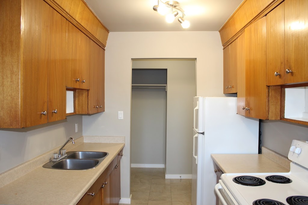 Jazz Manor Apartments | 10741 108 St NW, Edmonton, AB T5H 3A4, Canada | Phone: (780) 893-2304