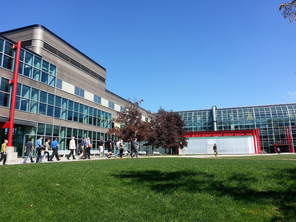 Davis Centre Library | 200 Ring Rd, Waterloo, ON N2L 3G1, Canada | Phone: (519) 888-4567