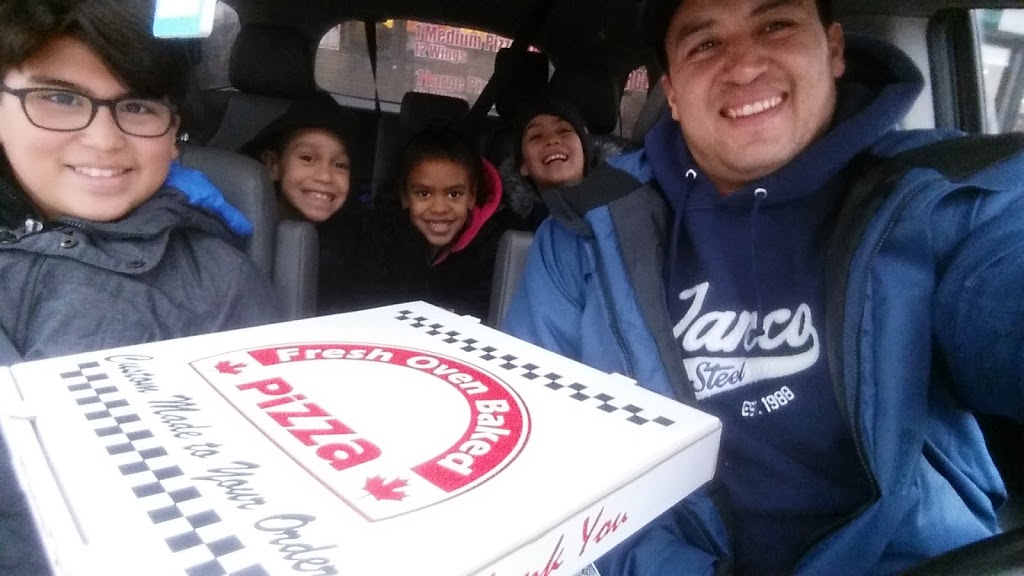 Greenhill Pizza and Wings | 399 Greenhill Ave, Hamilton, ON L8K 6N5, Canada | Phone: (905) 560-5051