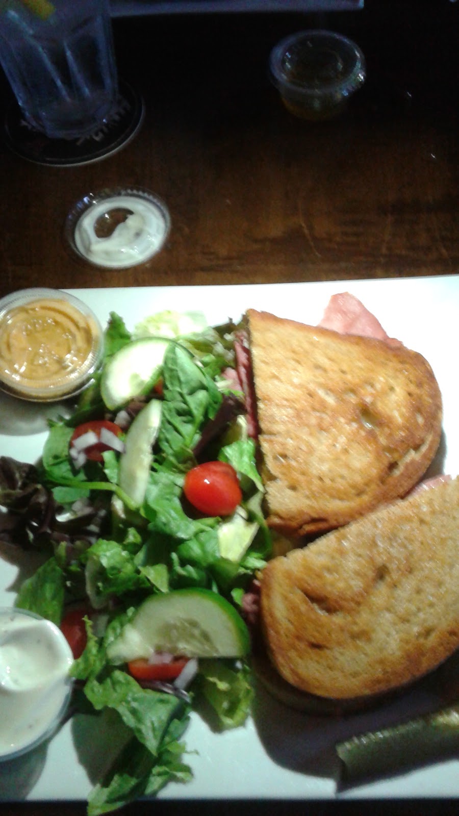 Fishers Pier 4 Pub | 554 James St N, Hamilton, ON L8L 1J5, Canada | Phone: (905) 526-9622