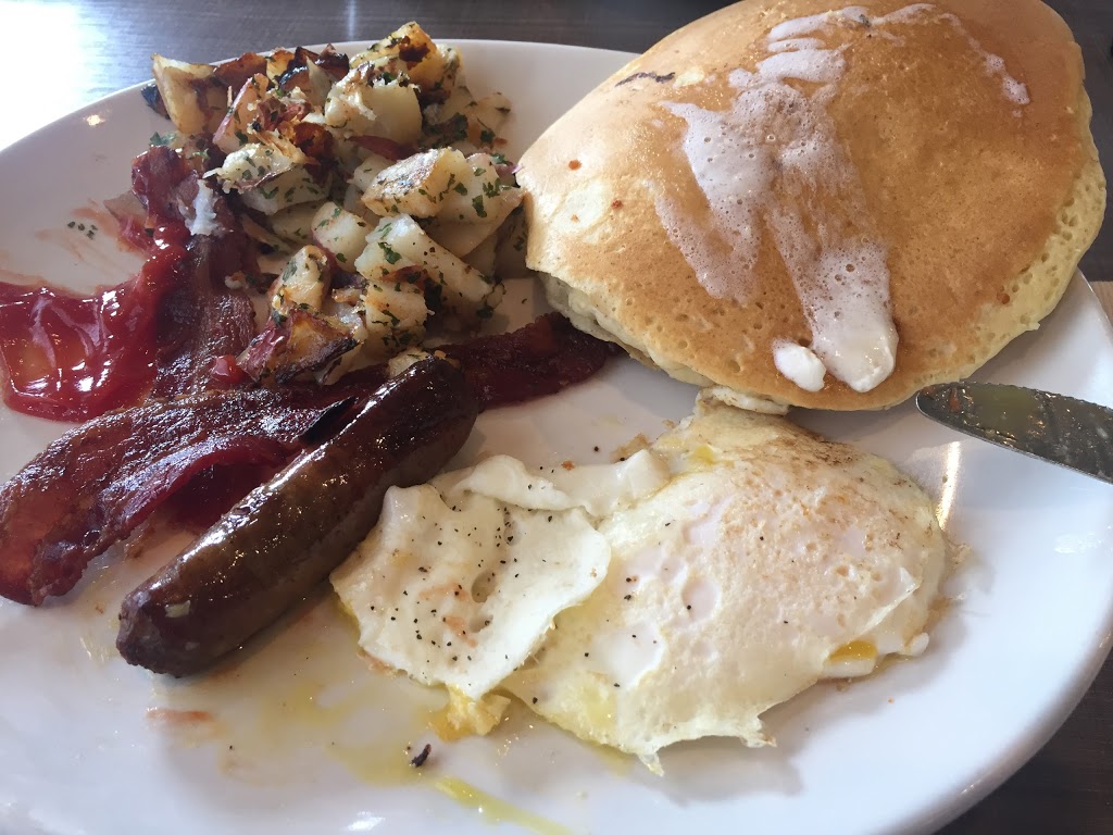 Rickys Country Restaurant | 32080 Marshall Rd, Abbotsford, BC V2A 1A1, Canada | Phone: (604) 854-3344