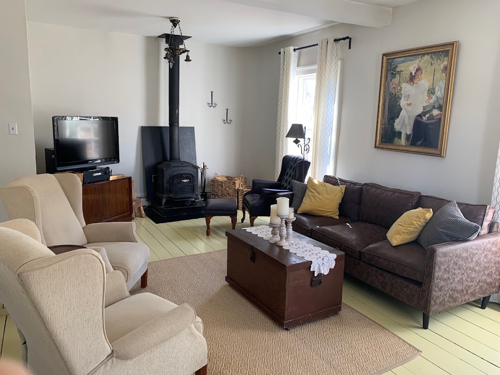 Lavers House Chester | 192 Central St, Chester, NS B0J 1J0, Canada | Phone: (902) 275-7506