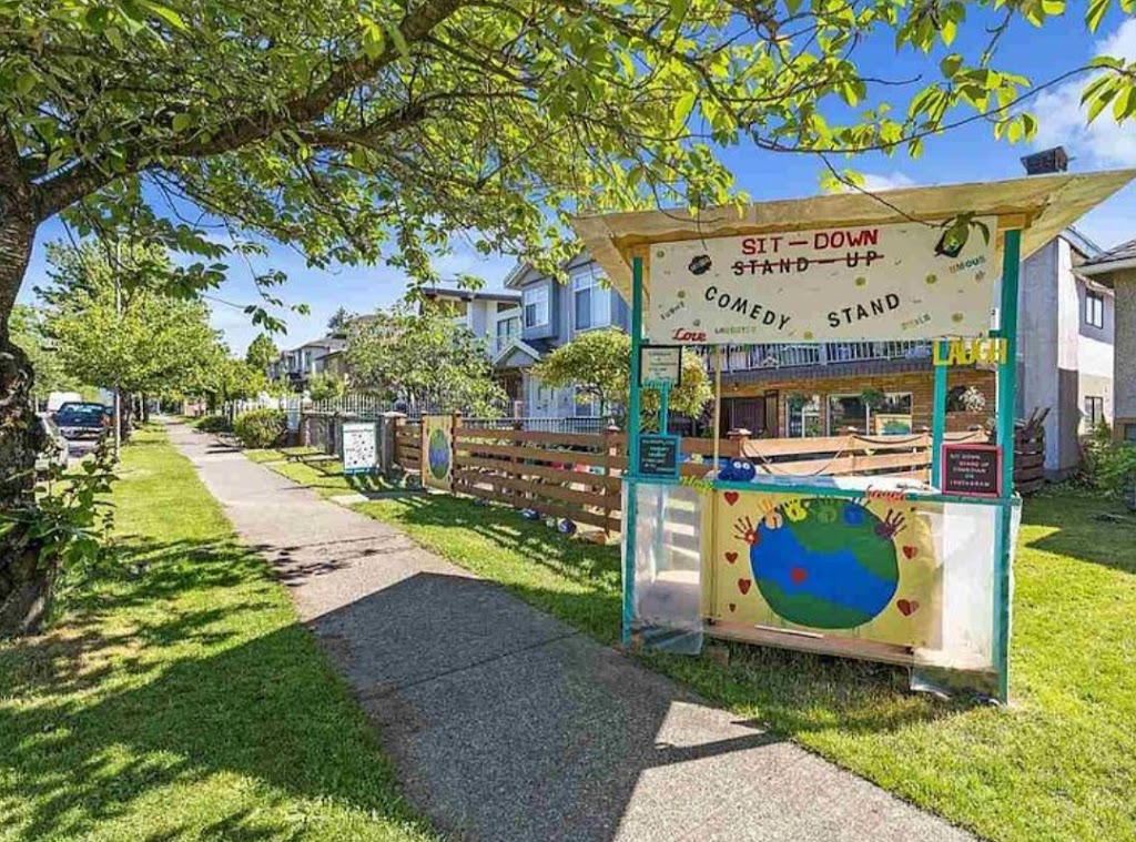 Sit Down Stand Up Comedian | 2084 Nanaimo St, Vancouver, BC V5N 5C5, Canada | Phone: (778) 847-7724