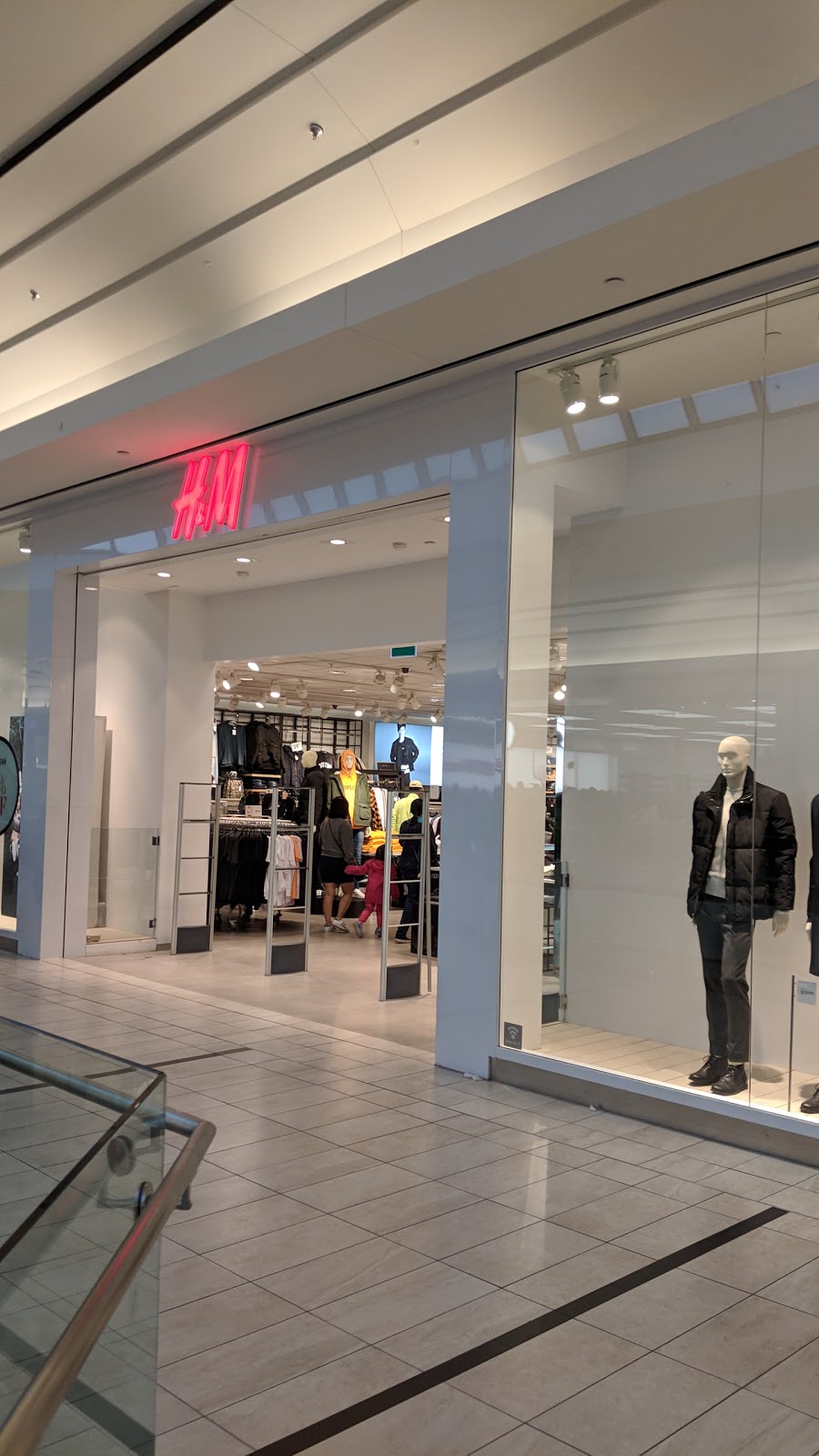 H&M | 5000 Hwy 7, Markham, ON L3R 4M9, Canada | Phone: (855) 272-7007