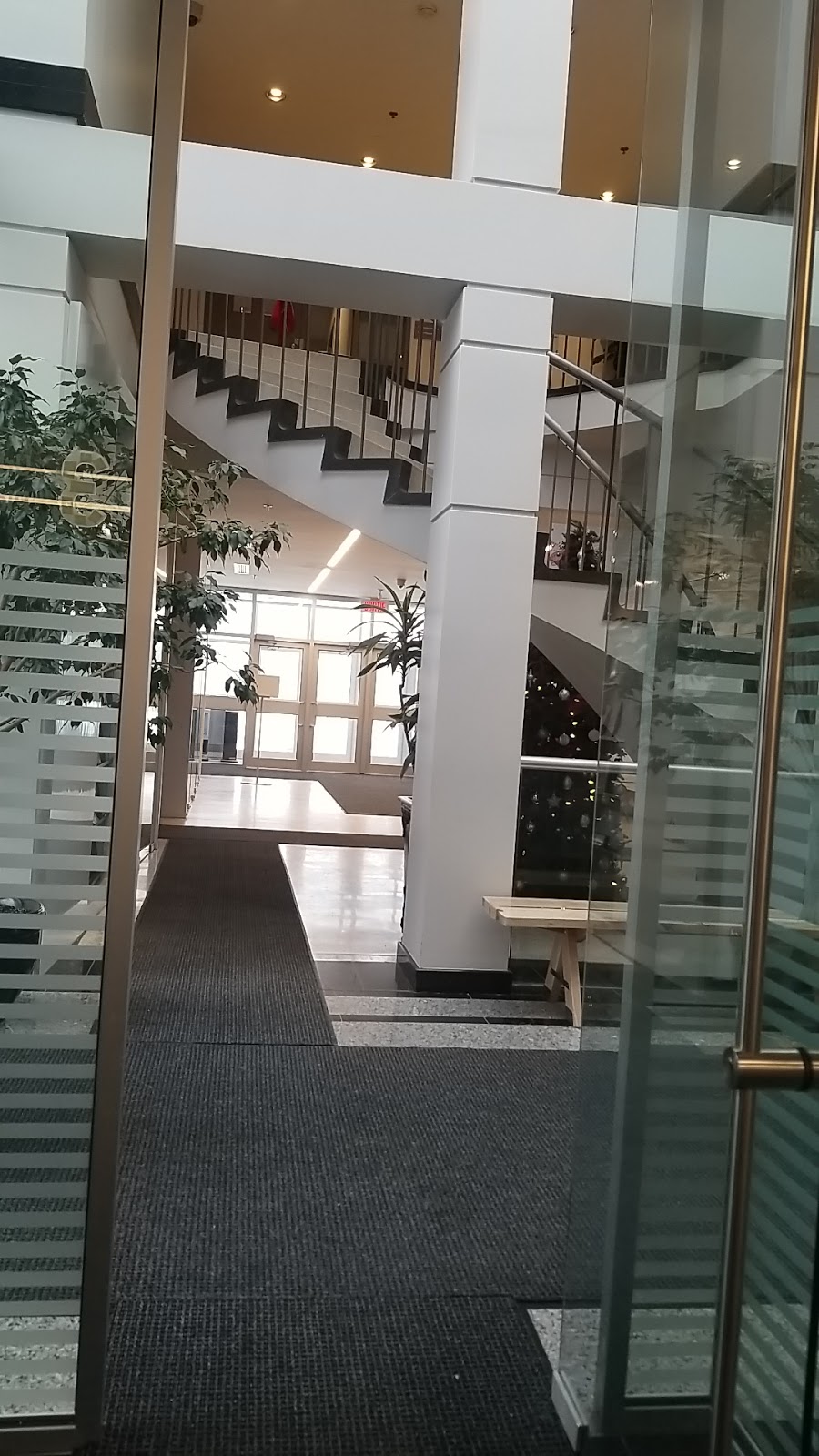 Hotel de Ville de Pointe-Claire | 451 Boul Saint-Jean, Pointe-Claire, QC H9R 3J3, Canada | Phone: (514) 630-1200