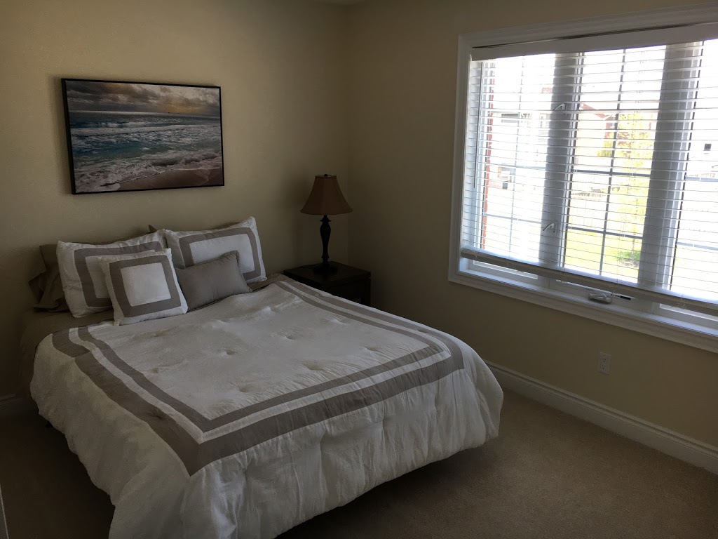 Mountaincroft BnB | 103 Garbutt Cres, Collingwood, ON L9Y 0H5, Canada | Phone: (416) 931-3811