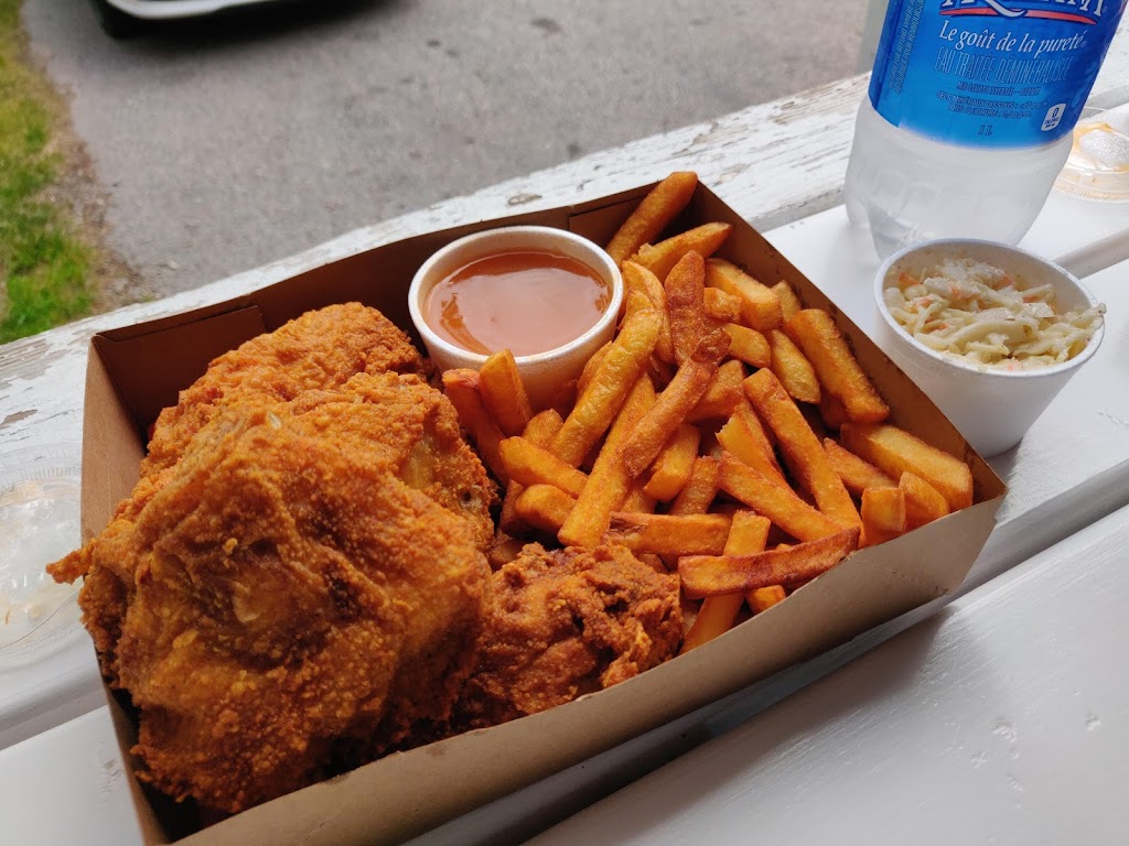 Epicerie Lavoie | 275 Rue des Pionniers, Tadoussac, QC G0T 2A0, Canada | Phone: (418) 235-4315
