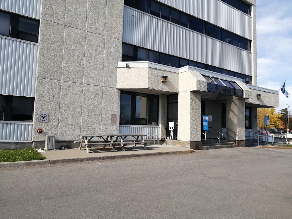 CLSC de Jonquière | 3667 Bd Harvey, Jonquière, QC G7X 3A9, Canada | Phone: (418) 695-7700
