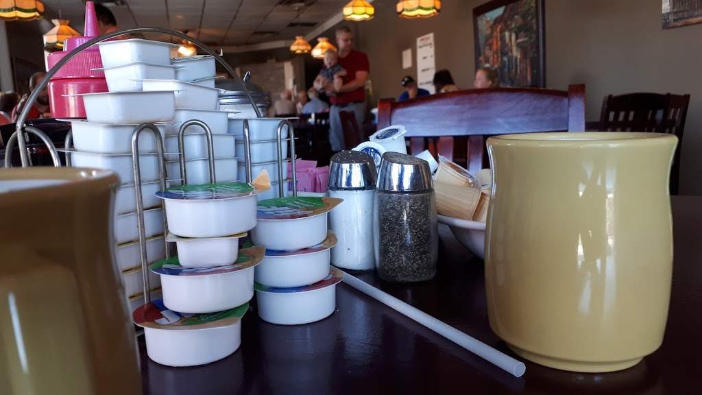 Flapjacks Family Restaurant | 58 Queen St N, Tilbury, ON N0P 2L0, Canada | Phone: (519) 682-1012