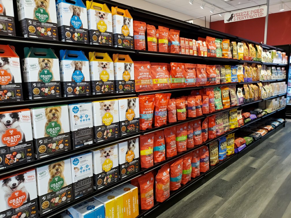Global Pet Foods Huntsville | 111 Howland Dr, Huntsville, ON P1H 2P4, Canada | Phone: (705) 789-6234