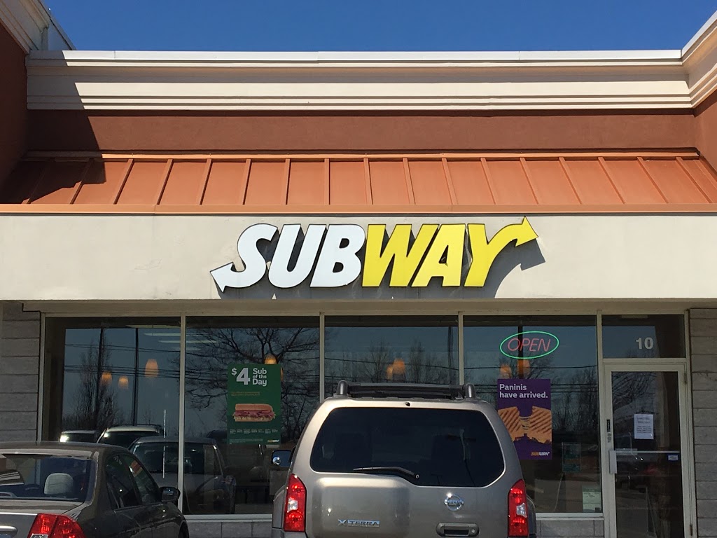 Subway | 3045 Clayhill Rd Unit 10, Mississauga, ON L5B 4L2, Canada | Phone: (905) 306-0528