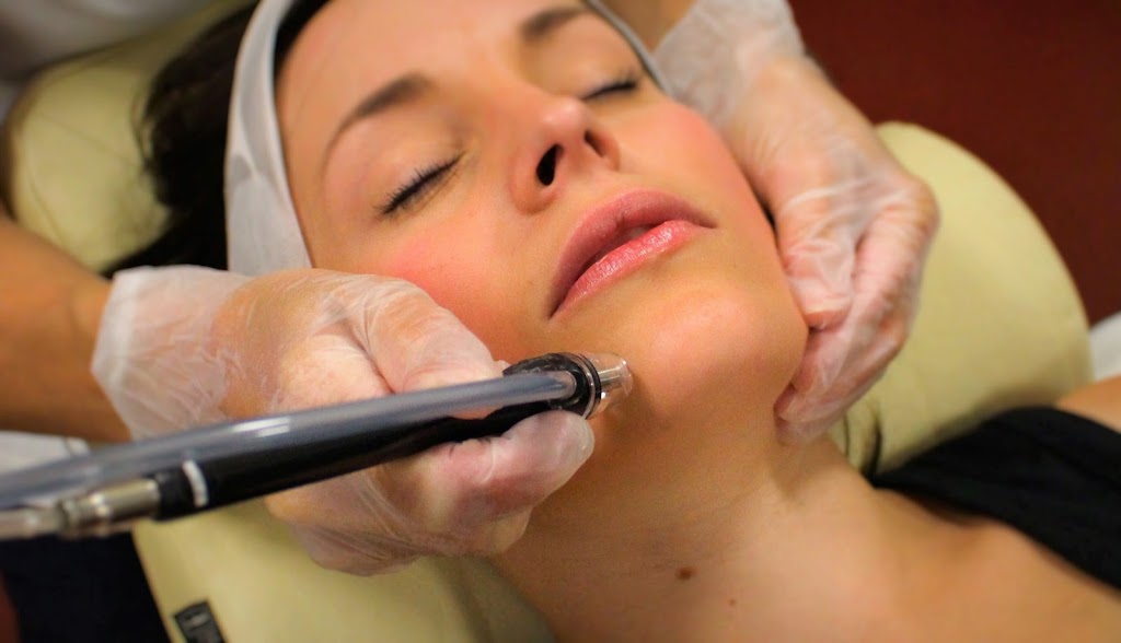 Au Natural Medi Aesthetics | 488 McCoy Dr #100, Red Deer, AB T4E 0A4, Canada | Phone: (403) 396-8238
