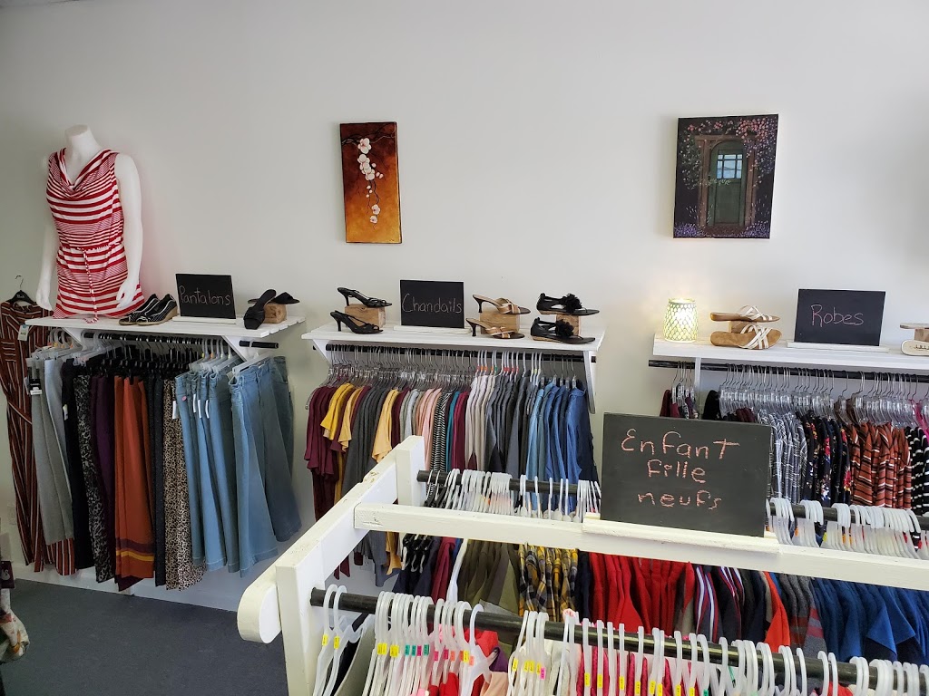 Friperie et Créations Multi-Look | 602 Rue du Sud 102 suite, Cowansville, QC J2K 2Y1, Canada | Phone: (450) 815-1681