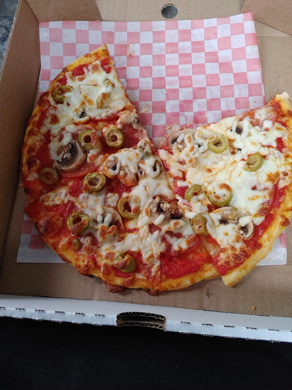 Flame N Bricks Pizzeria Blyth | 409 Queen St, Blyth, ON N0M 1H0, Canada | Phone: (226) 523-2824