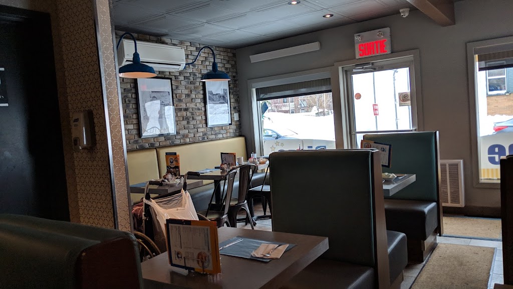 Casse-Croûte Pierrot | 1996 1re Av., Québec, QC G1L 3M2, Canada | Phone: (418) 529-4273